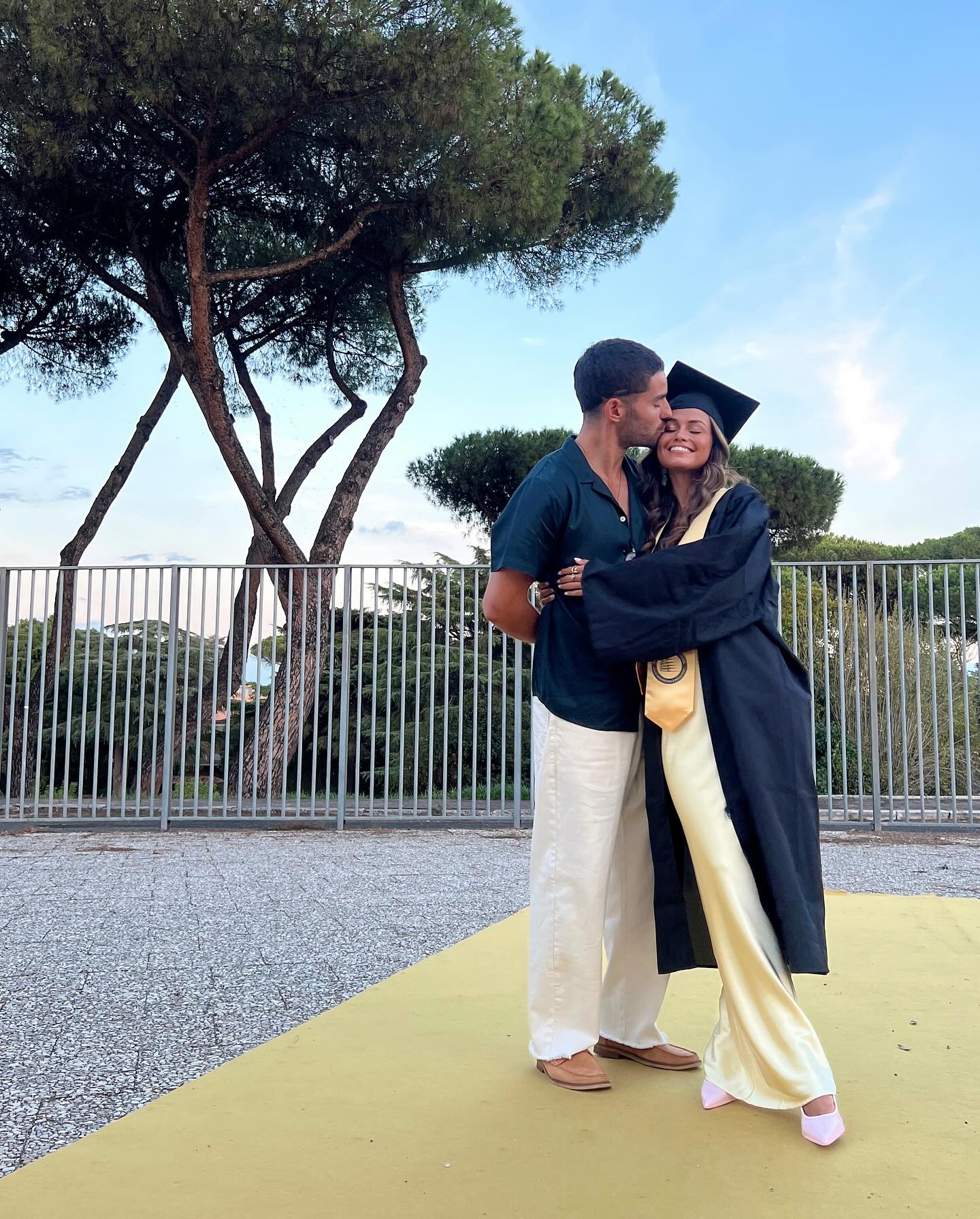 Depois de celebrar conquista de Luisinha Oliveira, José Condessa passeia em Roma e já não esconde romance
