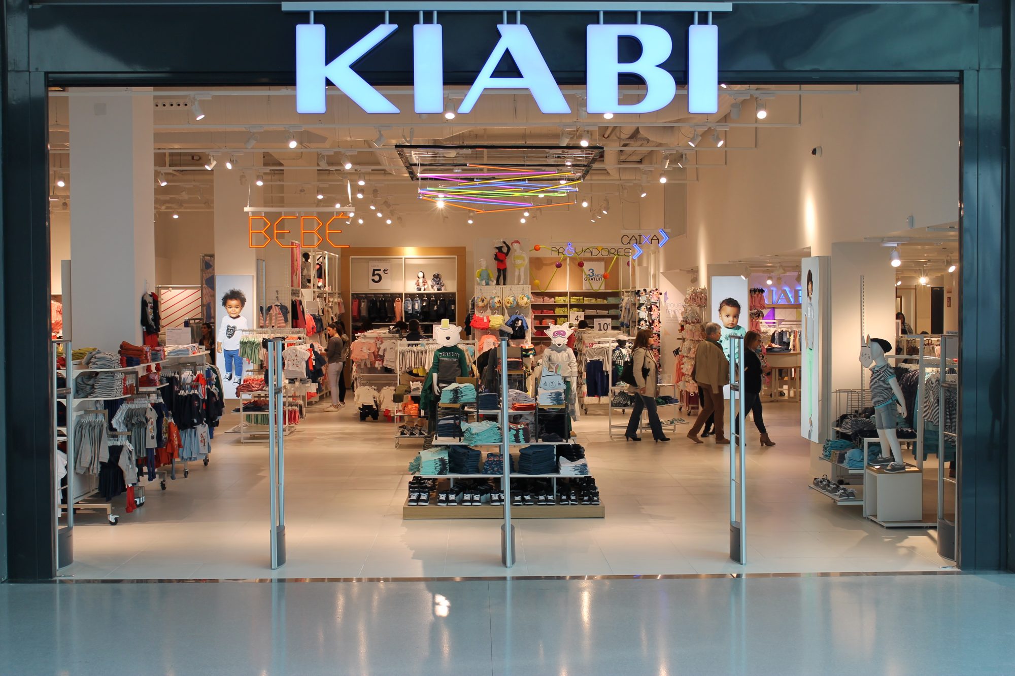 A roupa que já não usa vale dinheiro na Kiabi. Saiba como usufruir desta troca