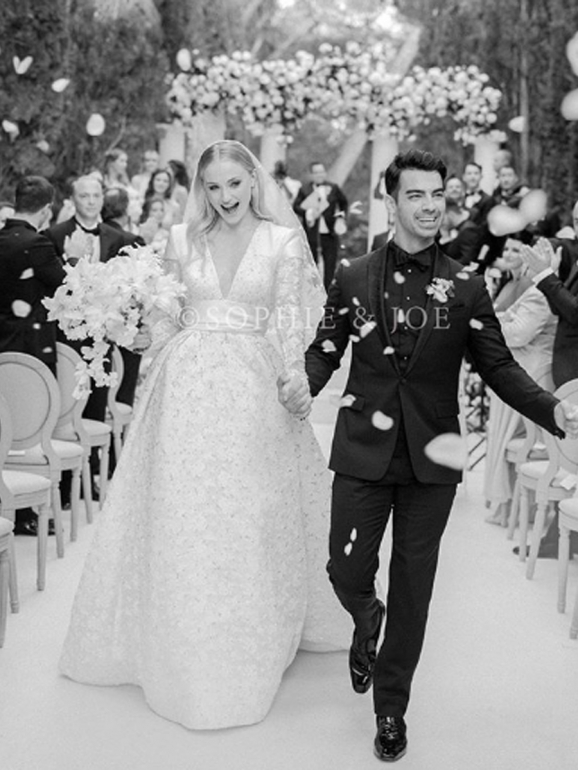 A única foto do casamento divulgada até agora foi partilhada pelo casal