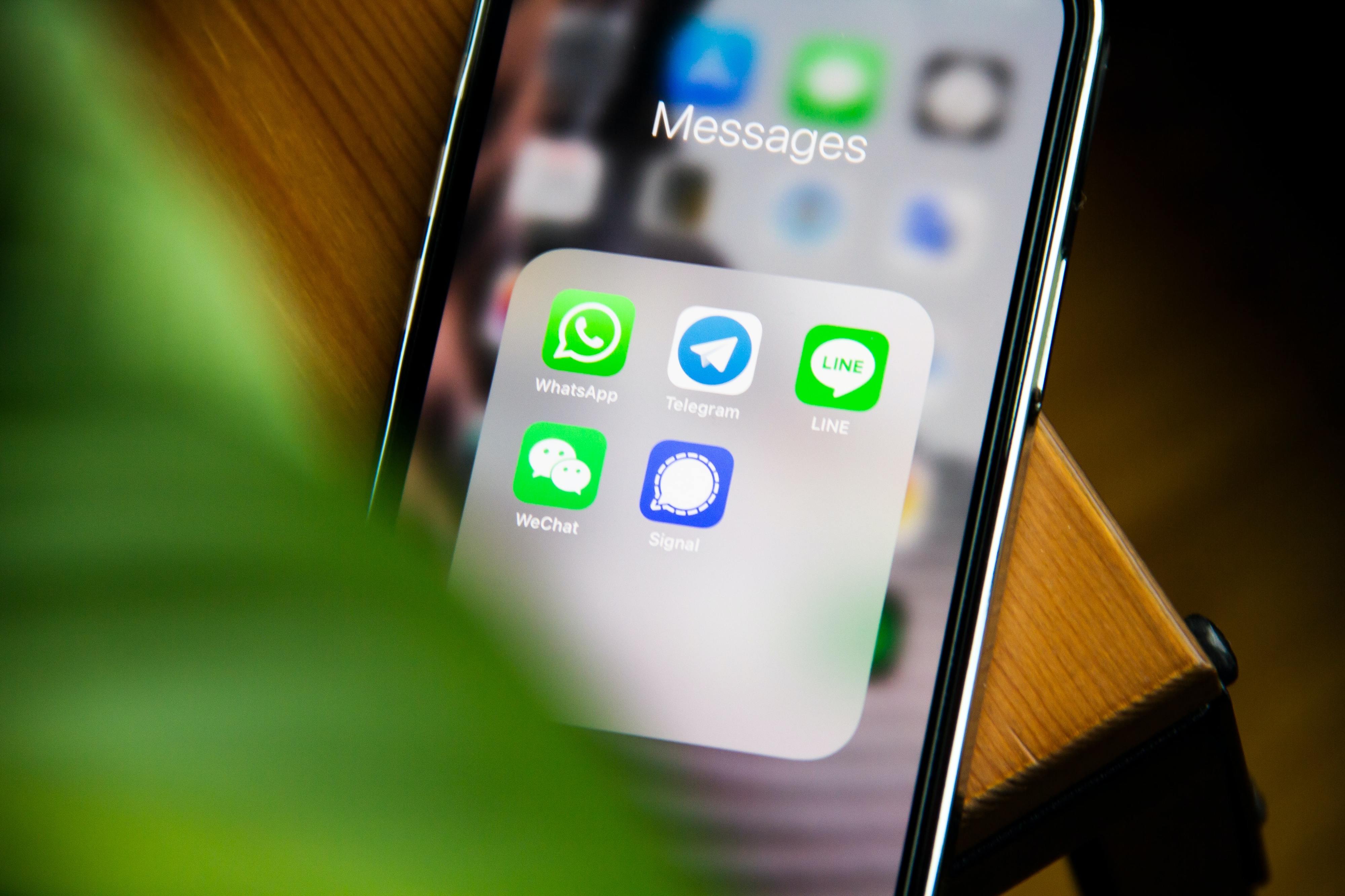Farto dos 500 grupos de WhatsApp? Vai conseguir sair dos mais chatos sem ninguém se aperceber