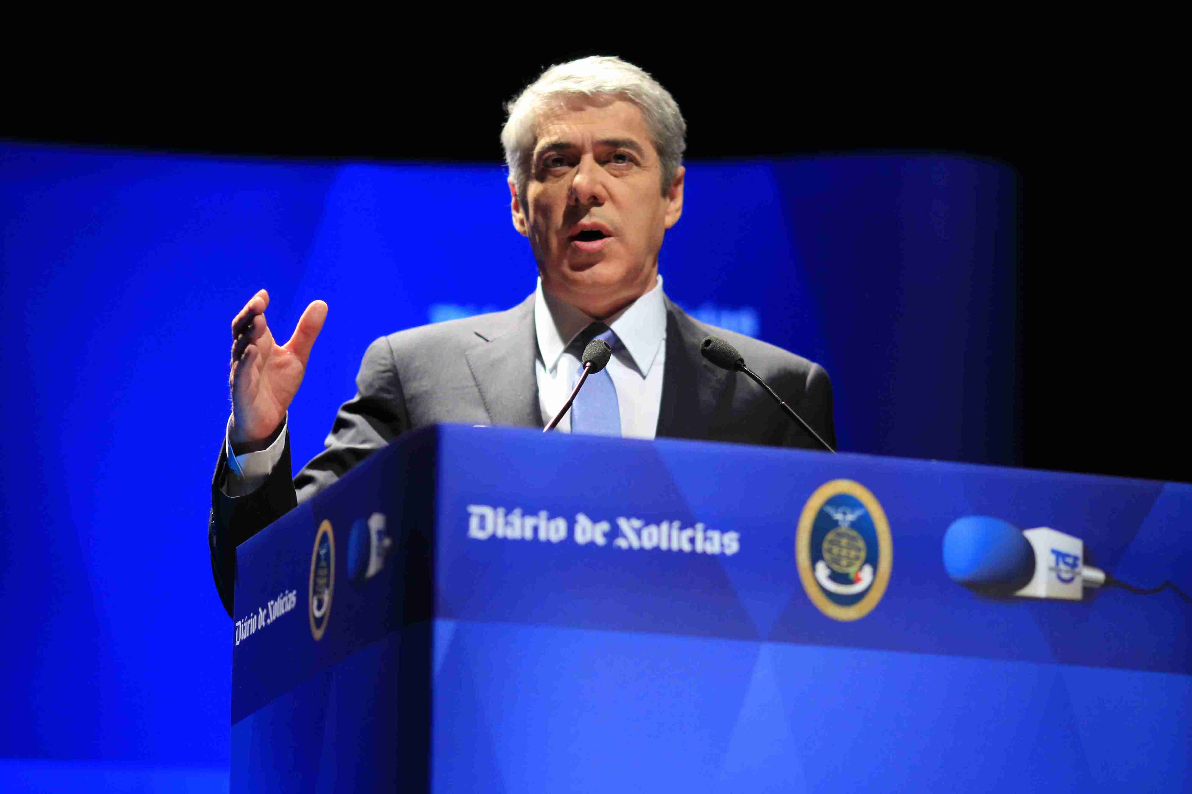 Da agressividade à vitimização constante, as “artimanhas” da comunicação de José Sócrates