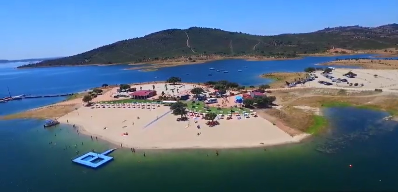 4 praias fluviais que tem mesmo de conhecer este verão — de Évora a Coimbra