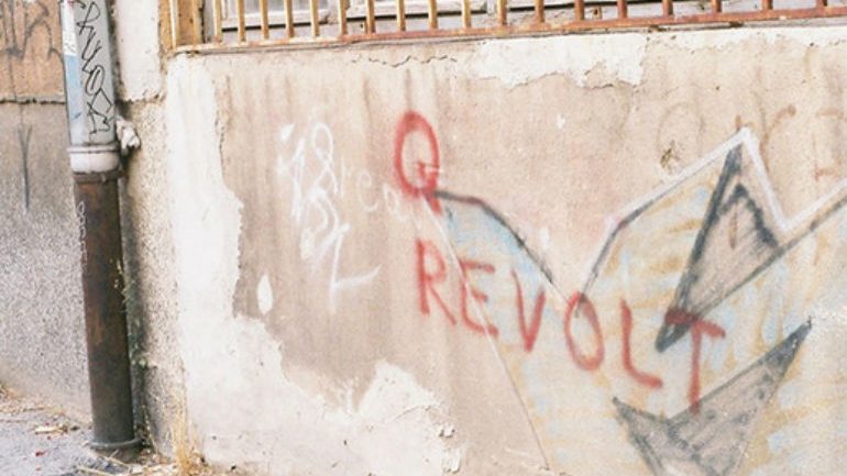 O graffiti que Rita Braz descobriu nas ruas de Sarajevo.