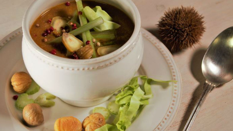 Do puré à sopa, 3 receitas boas e saudáveis com castanhas