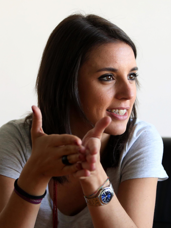 Irene Montero foi a primeira mulher na história da Espanha a intervir no parlamento durante o decorrer de uma moção de censura
