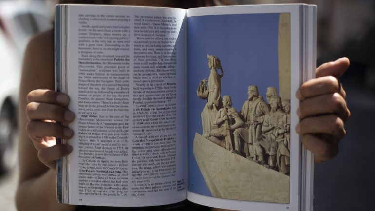 A história de Lisboa continua a interessar a quem nos visita. Para conhecer o Padrão dos Decobrimentos paga-se 5€, com direito a miradouro sobre o rio e a cidade