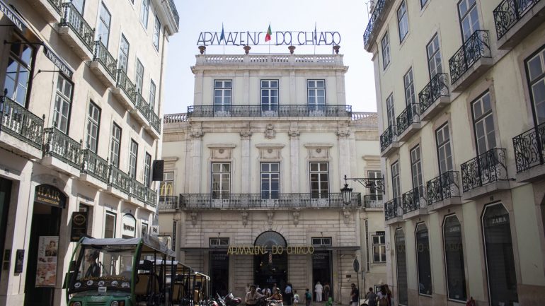 Os novos Armazéns do Chiado foram inaugurados em 1999, onze anos depois do incêndio 