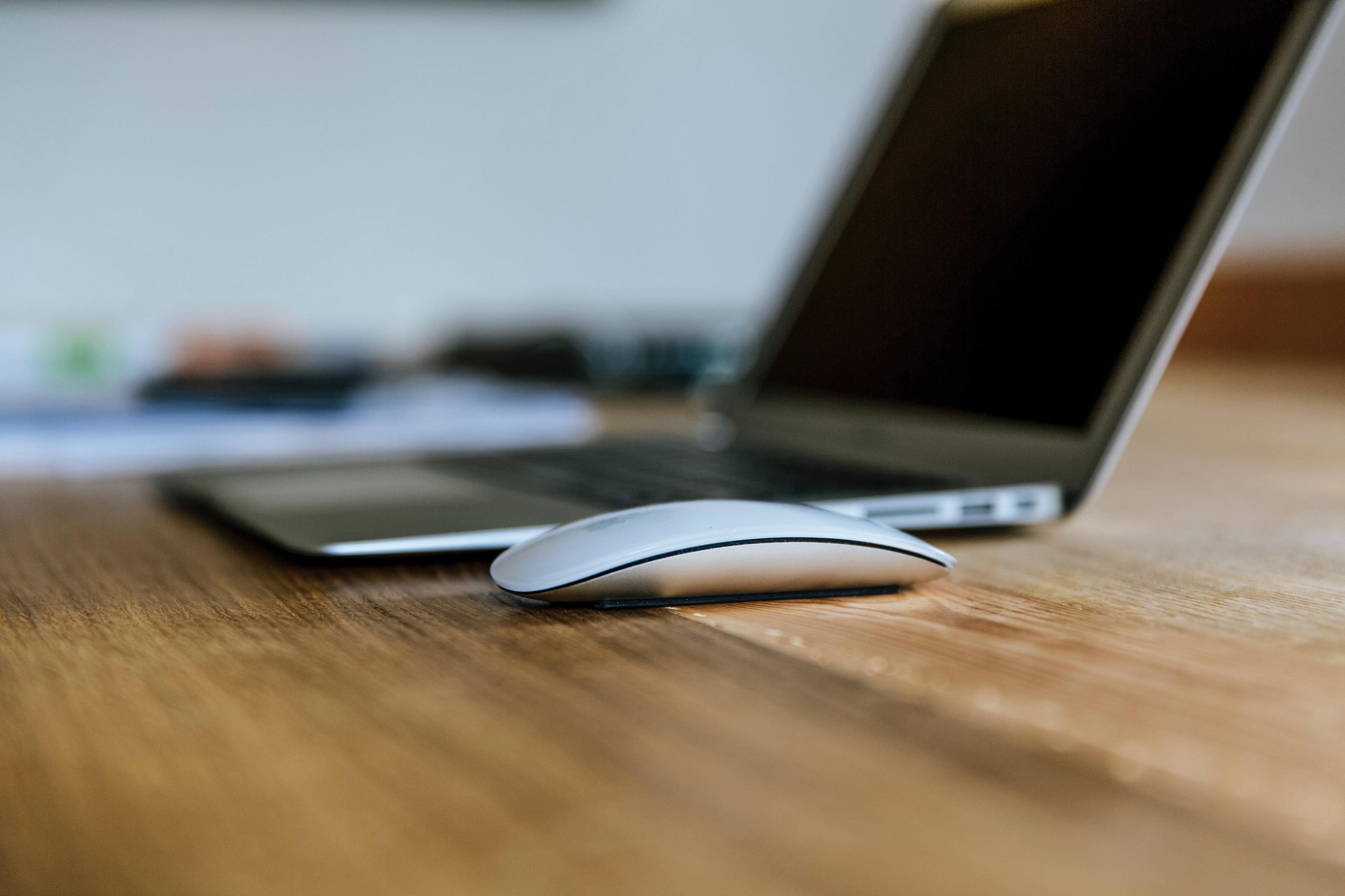 O seu computador ou telemóvel avariaram? Já não precisa de sair de casa para os reparar