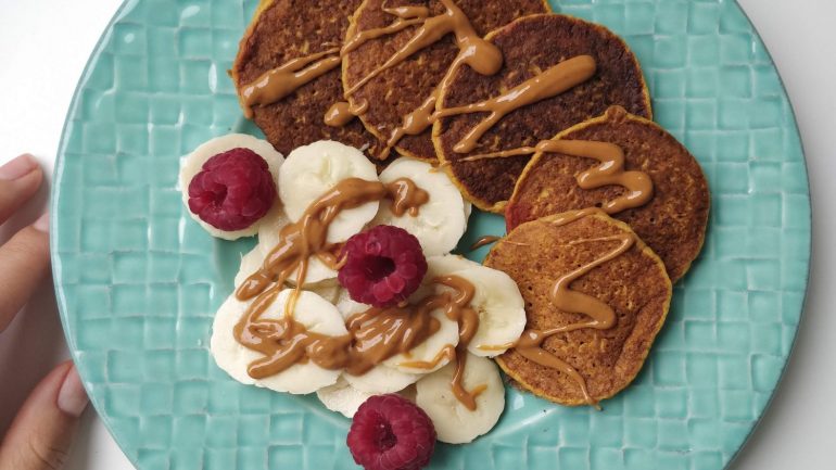 Banana, cenoura ou batata-doce. 5 receitas de panquecas saudáveis