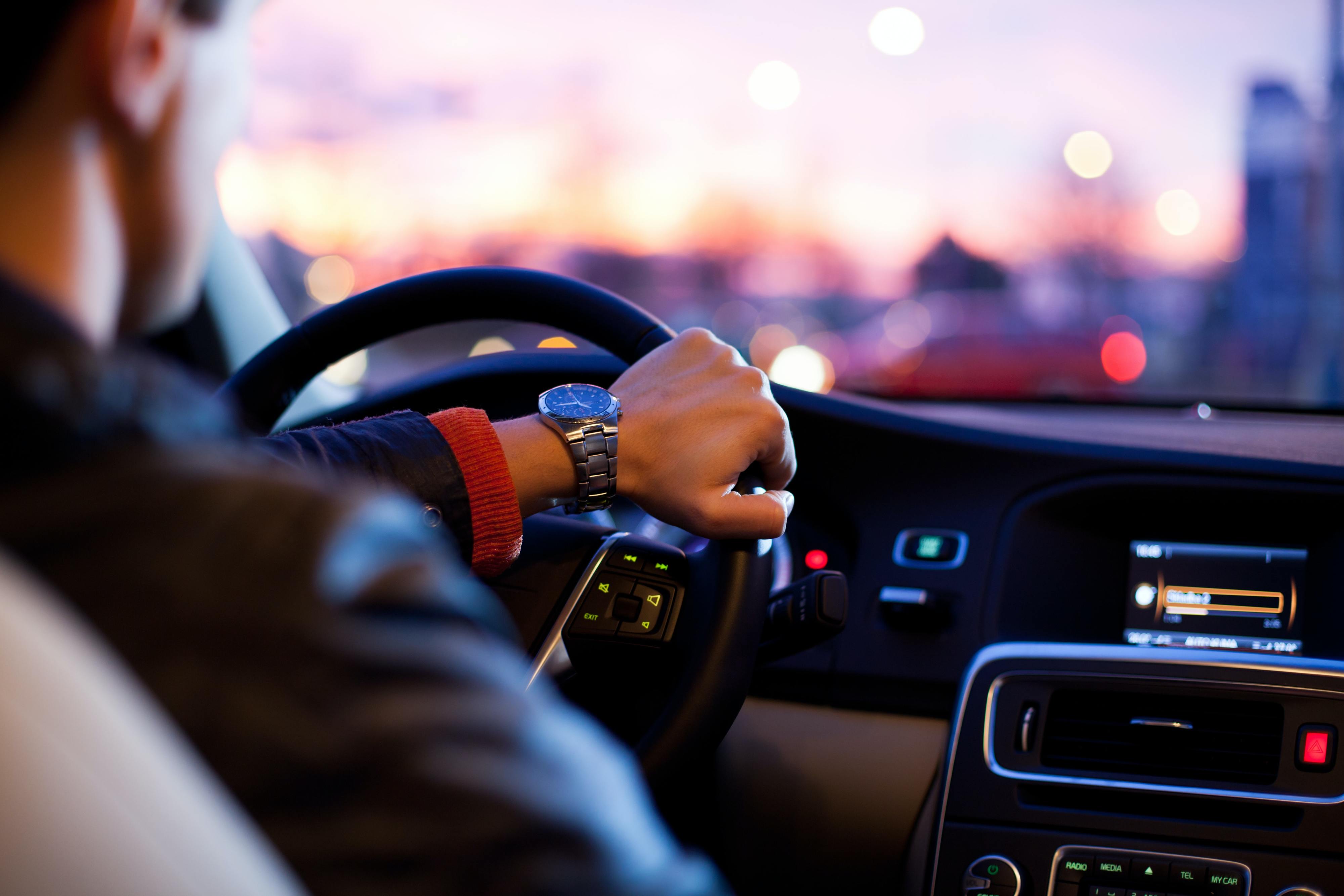 Jovens com carta de condução recente podem ser proibidos de conduzir à noite