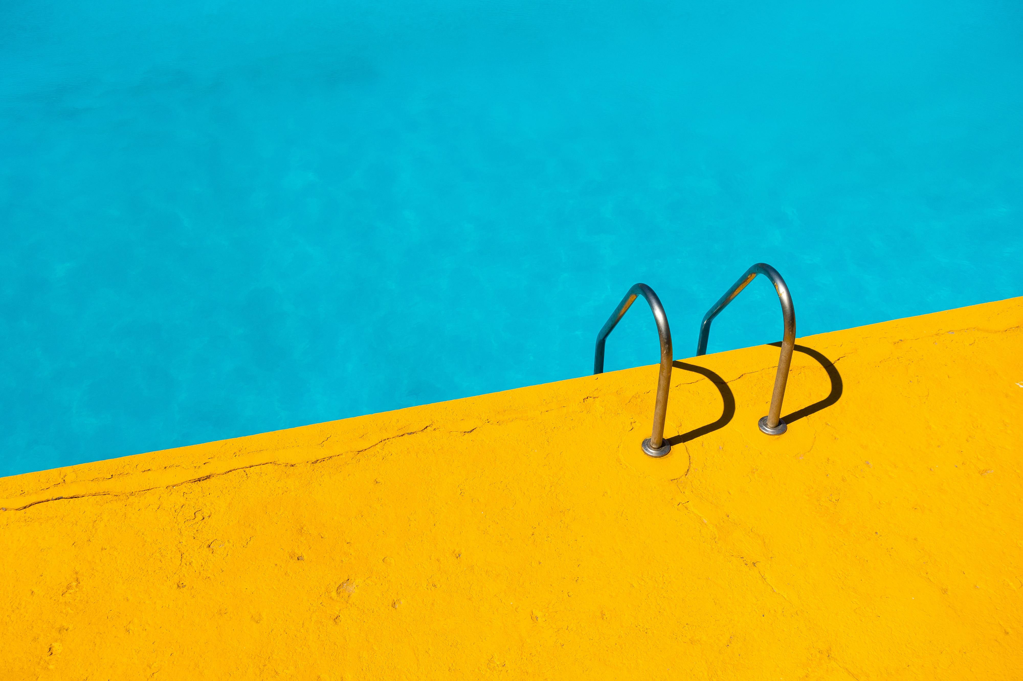 Bebé de dois anos morre afogado depois de cair à piscina em Palmela