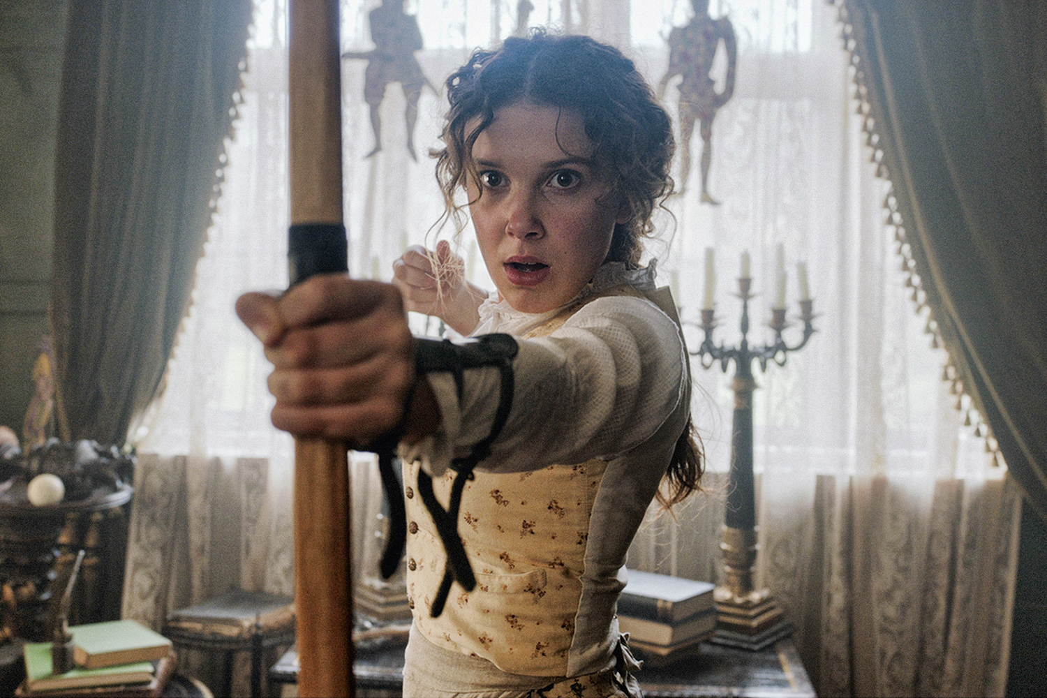 “Enola Holmes”. Chegou à Netflix o filme sobre a irmã feminista de Sherlock Holmes