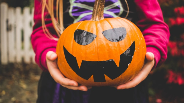 11 acessórios de Halloween para levar para o trabalho no dia 31